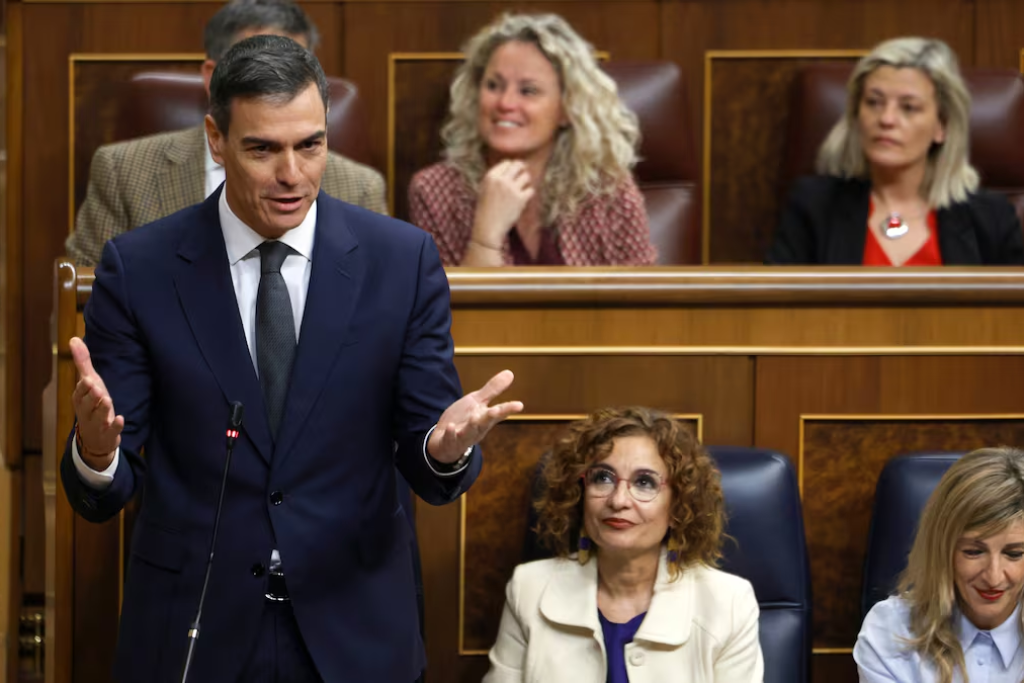La oposición critica el aumento de impuestos propuesto por el Gobierno
